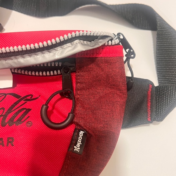 Coca Cola Insulated Fanny Pack. - Picture 3 of 7